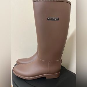 Planone Original Tall Rain Boots. size 39(goes to 38)